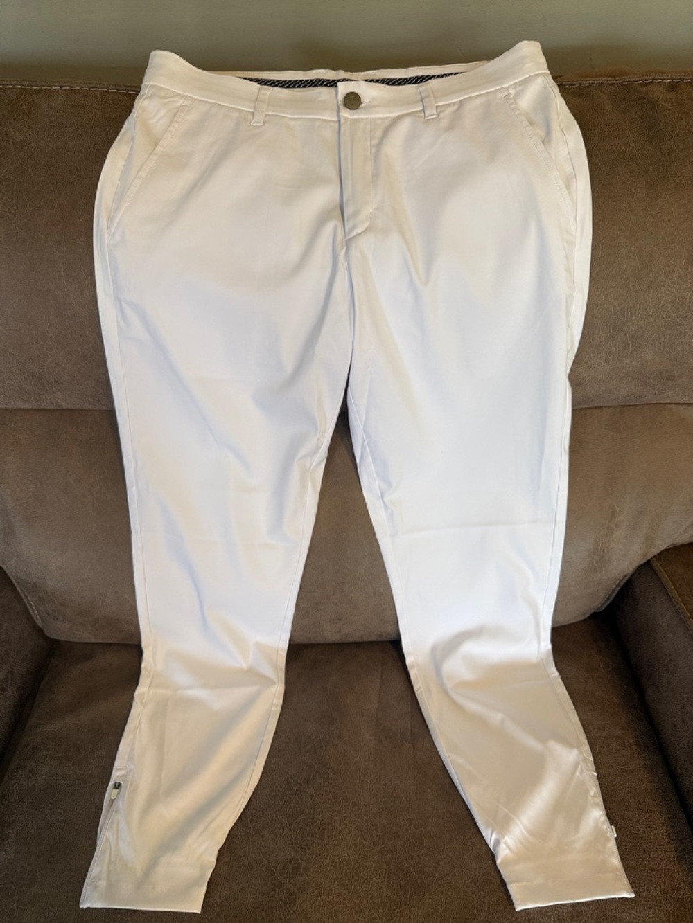 Men's White Golf Jogger-Style Pants with Zip Ankles
